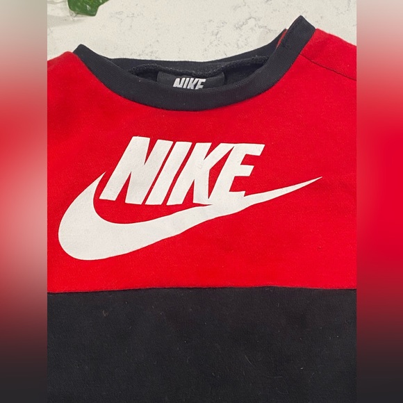 Nike kids sweater, never worn! - Picture 3 of 5